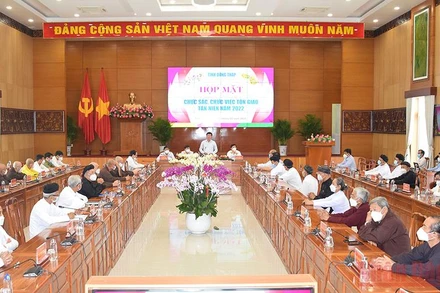 Quang cảnh buổi họp mặt. 