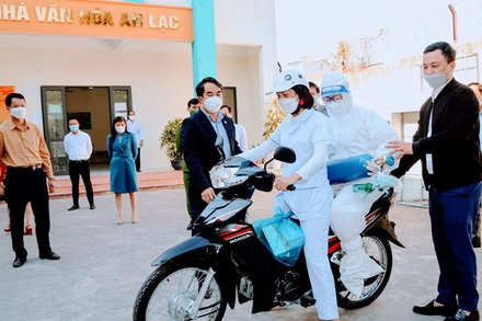 Hoạt động của các Trạm y tế lưu động tại một số quận, huyện của Hải Phòng đang quá tải.