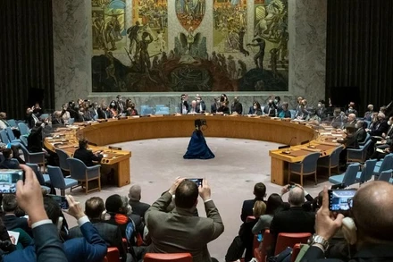 Hội đồng Bảo an Liên hợp quốc bỏ phiếu về dự thảo nghị quyết về Ukraine, ngày 25/2/2022. (Ảnh: Liên hợp quốc)