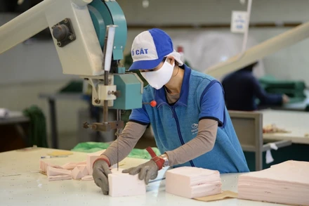 Nhiều doanh nghiệp dệt may có đơn hàng đến hết tháng 6.