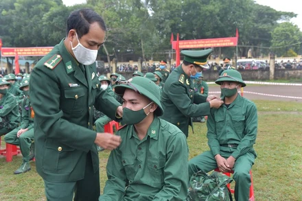 Các địa phương thực hiện nghiêm túc quy định phòng dịch tại lễ giao, nhận quân năm 2022.