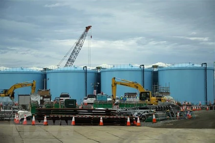 Các bể chứa nước thải nhiễm phóng xạ tại nhà máy điện hạt nhân Fukushima Daiichi ở tỉnh Fukushima, Nhật Bản. (Nguồn: THX/TTXVN)