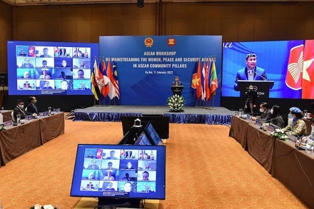 Các đại biểu dự hội thảo.