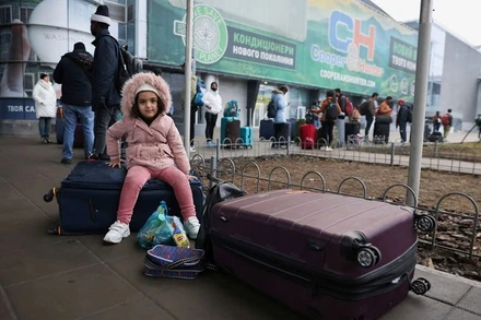 Người dân chờ tại Sân bay Kiev để trở lại thành phố sau khi Nga tiến hành chiến dịch quân sự đặc biệt tại Ukraine, ngày 24/2/2022. Ảnh: REUTERS