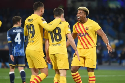 Các cầu thủ Barca ăn mừng bàn thắng mở tỷ số của Jordi Alba. (Ảnh: AS)