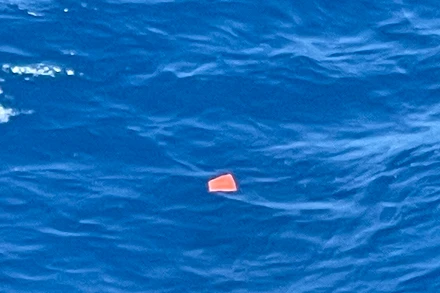 Nhiều vật thể trôi dạt tại hiện trường nghi là của tàu VANDON ACE.