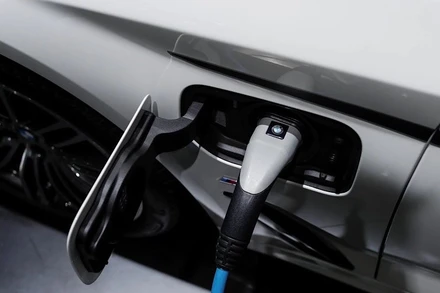 Thái Lan đặt mục tiêu đến năm 2030 xe điện sẽ chiếm 30% xe ô-tô sản xuất tại nước này. (Ảnh: Reuters)