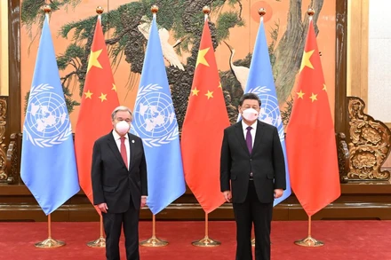 Chủ tịch Trung Quốc Tập Cận Bình tiếp Tổng Thư ký Liên hợp quốc Antonio Guterres tại Bắc Kinh, ngày 5/2. (Ảnh: Tân Hoa xã)