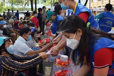Mùa xuân đầm ấm ở “đất sen hồng”