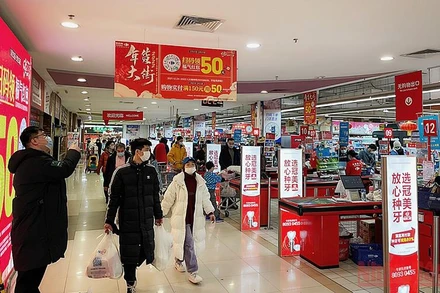 Một khu mua sắm ở trung tâm thành phố Bắc Kinh. (Ảnh: PHƯƠNG THẢO)