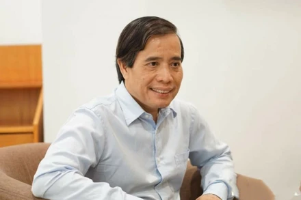 Phó Giáo sư Vũ Minh Khương, chuyên gia Trường Chính sách công Lý Quang Diệu thuộc Đại học quốc gia Singapore. (Nguồn: VOV)