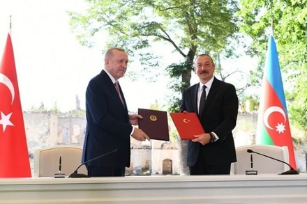 Tổng thống Thổ Nhĩ Kỳ Recep Tayyip Erdogan và người đồng cấp Azerbaijan Ilham Aliyev. (Nguồn: news.az)