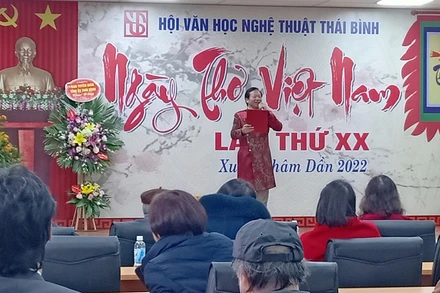 Ngày thơ Việt Nam tại Thái Bình được tổ chức trang trọng, ấm cúng tại Thư viện tỉnh.