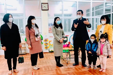 Lãnh đạo Sở Giáo dục và Đào tạo Hải Phòng kiểm tra công tác phòng, chống Covid-19 và đón trẻ trở lại trường học trực tiếp.