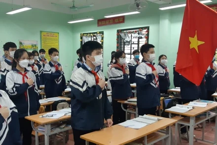 Học sinh lớp 9 trên địa bàn huyện Đan Phượng, Hà Nội đi học trở lại. (Ảnh tư liệu chụp ngày 22/11/2021)