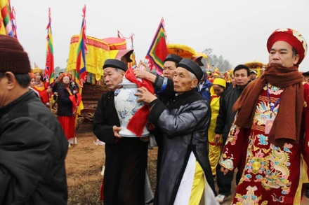 Tục rước nước thủy, bộ trong Lễ hội đền Trần tạm hoãn, do ảnh hưởng dịch Covid-19. (Ảnh: MAI TÚ)