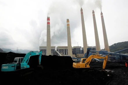 Một nhà máy điện tại tỉnh Banten, Indonesia, năm 2010. (Ảnh: Reuters)