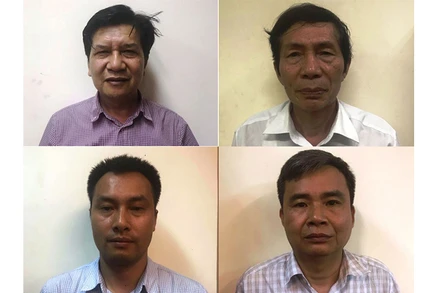 Các bị can từ trái qua: Trần Ngọc Hà, Lâm Chí Quang, Nguyễn Mạnh Chung và Vũ Từ Công.