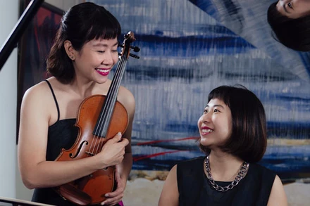 Các nghệ sĩ Nguyễn Mỹ Hương và Trần Hà Mi. (ảnh: Viện Pháp tại Việt Nam cung cấp)