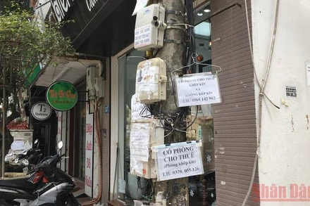 Sau thời gian dài nghỉ dịch, nhu cầu tìm thuê phòng trọ của sinh viên tăng trở lại. (Ảnh: THU HIỀN)