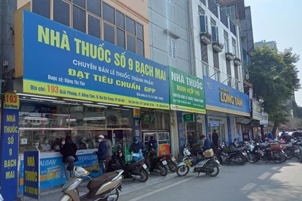 Tại các điểm bán thuốc nổi tiếng, tình trạng khan hiếm Xuyên tâm liên đang phổ biến. (ẢNH: SƠN BÁCH)