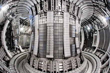 JET của EUROfusion là lò phản ứng tokamak lớn nhất và mạnh nhất trên thế giới. (Ảnh: CEA-IRFM)