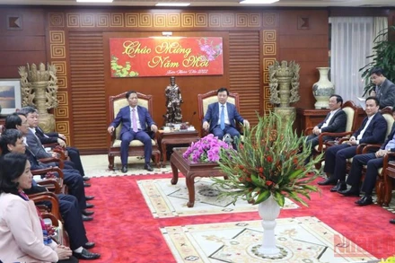 Đồng chí Trần Tuấn Anh làm việc với Ban Thường vụ Tỉnh ủy Hải Dương.