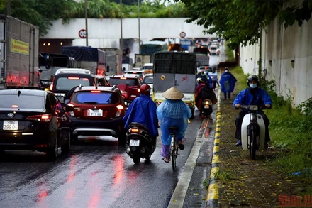 Dự thảo Luật trật tự an toàn giao thông đường bộ hướng tới khắc phục những bất cập, yếu kém trong giao thông đường bộ. (Ảnh: MINH DUY)