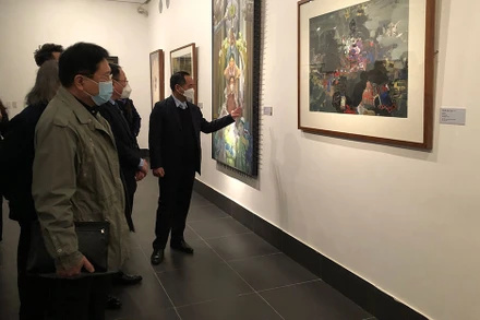 Không gian trưng bày mỹ thuật đương đại của Bảo tàng Mỹ thuật Việt Nam. (Ảnh: HƯƠNG SEN)