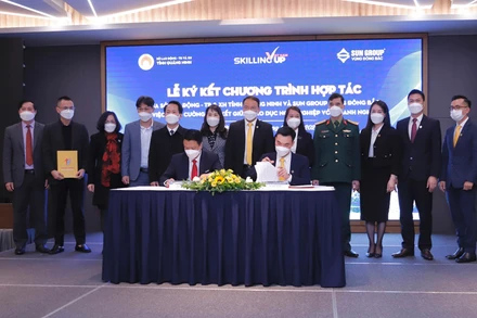 Tập đoàn Sun Group và Sở Lao động Thương binh và Xã hội tỉnh Quảng Ninh ký kết Thỏa thuận hợp tác.