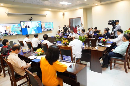 Các bệnh viện tuyến Trung ương hỗ trợ từ xa cho hàng trăm cơ sở y tế tuyến dưới.