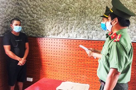 Hồ Van Den, một trong ba đối tượng bị Công an Quảng Trị bắt giữ ngày 11-9.