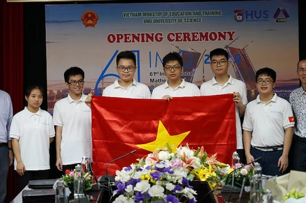 Các thành viên của Đội tuyển quốc gia Việt Nam dự thi Olympic Toán học 2020