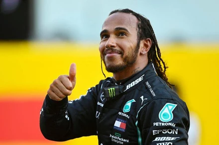 Lewis Hamilton giành chiến thắng thứ 90 trong sự nghiệp và áp sát kỷ lục của huyền thoại Michael Schumacher. (Ảnh: F1)