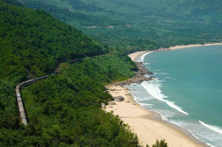 Tàu Thống Nhất lọt tốp 10 tuyến tàu đẹp nhất thế giới