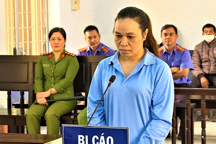 H’Băn Niê Kđăm tại phiên tòa.