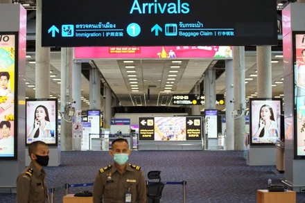 Sân bay quốc tế Suvarnabhumi tại Thủ đô Bangkok vắng bóng hành khách do ảnh hưởng của dịch Covid-19. (Ảnh: Reuters)