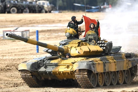 Đội tuyển Xe tăng tiếp tục sử dụng "chiến mã" màu vàng để thi đấu tại vòng chung kết, diễn ra ngày 4-9 tại LB Nga. Ảnh" TRỌNG HẢI/QĐND