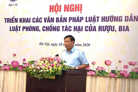 Thứ trưởng Y tế Đỗ Xuân Tuyên phát biểu tại hội nghị.