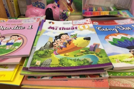 Sách giáo khoa Chương trình giáo dục phổ thông 2018 (Ảnh: ĐỨC DUY)