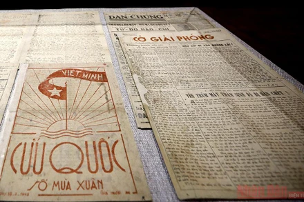 Báo Cờ giải phóng là cơ quan tuyên truyền cổ động trung ương của Đảng Cộng sản Đông Dương.