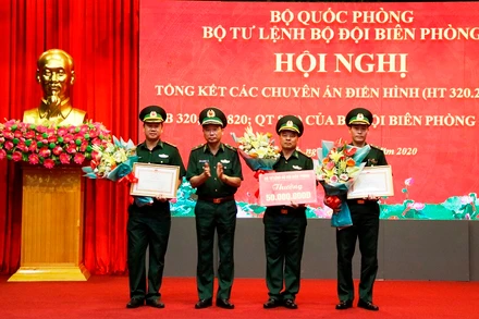 Khen thưởng các lực lượng phá án ma túy điển hình