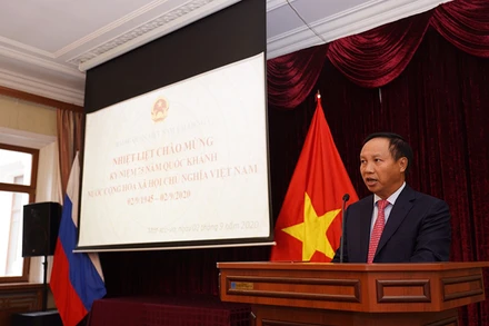 Đại sứ Ngô Đức Mạnh phát biểu tại buổi lễ.