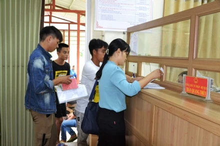 Thực hiện “Ngày thứ ba không viết, ngày thứ sáu không đợi” ở thị trấn Phong Hải (Bảo Thắng, Lào Cai).