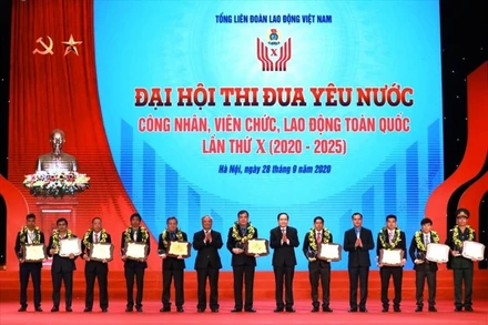 10 cá nhân tiêu biểu được tôn vinh tại Đại hội.