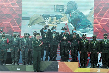 Đội tuyển Xe tăng QĐND Việt Nam đã thi đấu xuất sắc và xứng đáng đứng trên bục cao nhất.