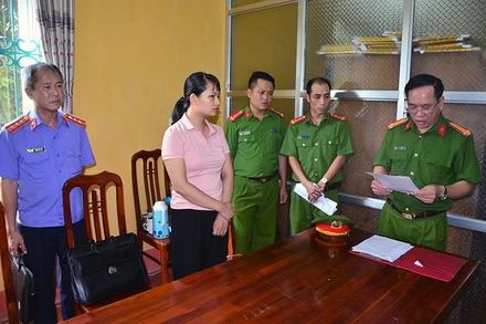 Cơ quan Cảnh sát điều tra Công an tỉnh Tuyên Quang công bố các quyết định tố tụng.