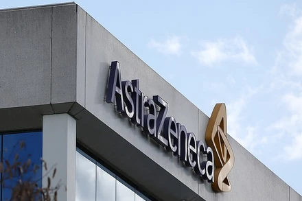 Các thử nghiệm giai đoạn 3 đối với vaccine Covid-19 của Đại học Oxford và AstraZeneca đã bị tạm dừng sau khi có báo cáo một tình nguyện viên người Anh gặp “tác dụng phụ nghiêm trọng”. Ảnh: Getty Images.