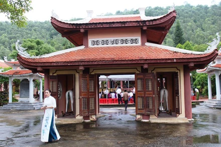 Nét kiến trúc ở di tích Đền thờ Trần Nhật Duật.