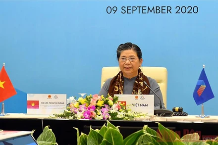 Phó Chủ tịch Thường trực Quốc hội Việt Nam Tòng Thị Phóng phát biểu chào mừng hội nghị Ủy ban Xã hội của AIPA. Ảnh: DUY LINH